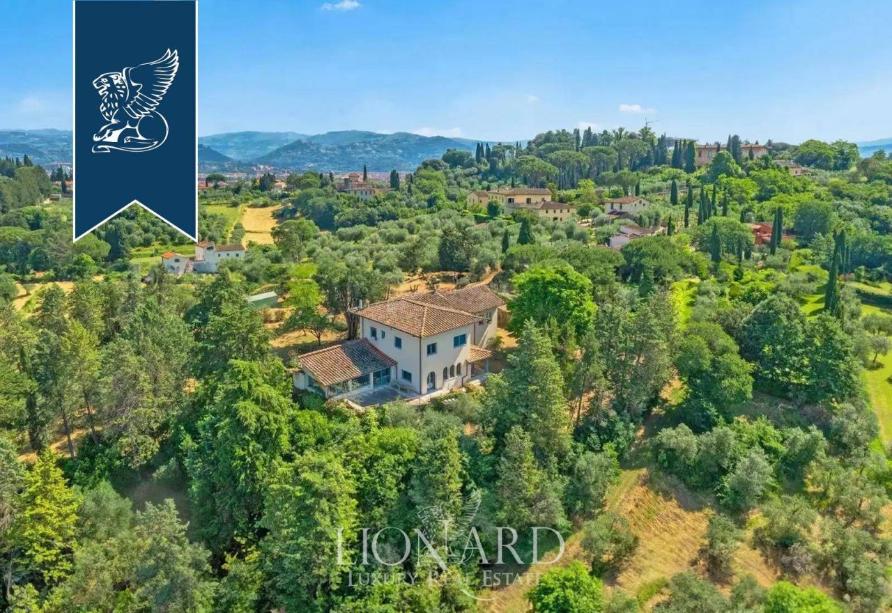 Вилла во Флоренции, Италия, 750 м² - фото 1