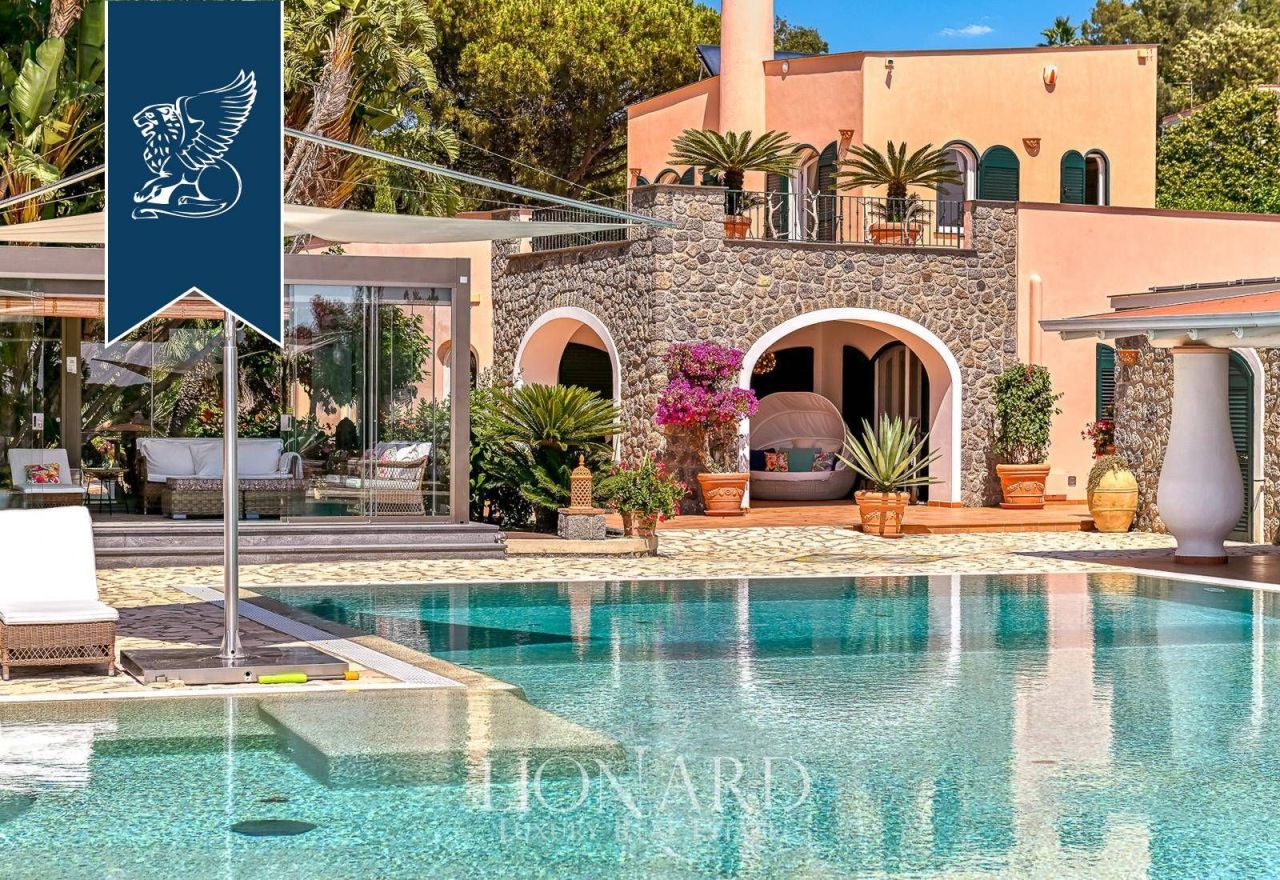 Вилла в Неаполе, Италия, 430 м² - фото 4