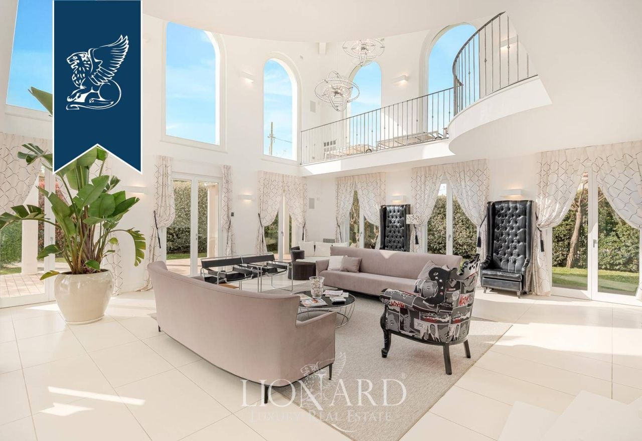 Вилла в Форте деи Марми, Италия, 670 м² - фото 8