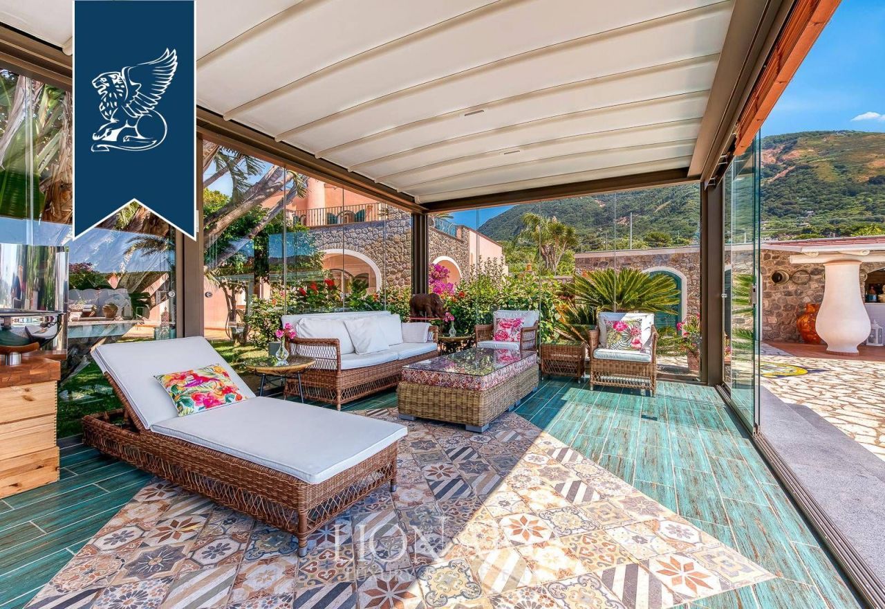 Вилла в Неаполе, Италия, 430 м² - фото 8