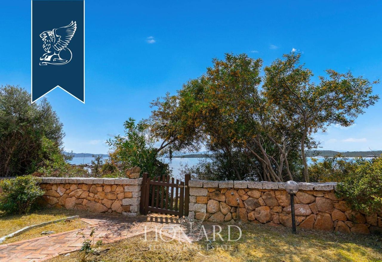 Вилла в Ольбии, Италия, 190 м² - фото 8