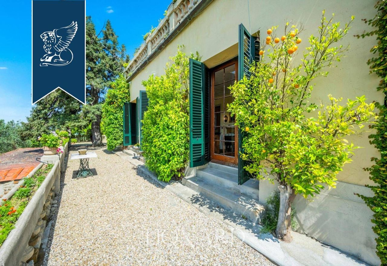 Вилла во Флоренции, Италия, 850 м² - фото 10