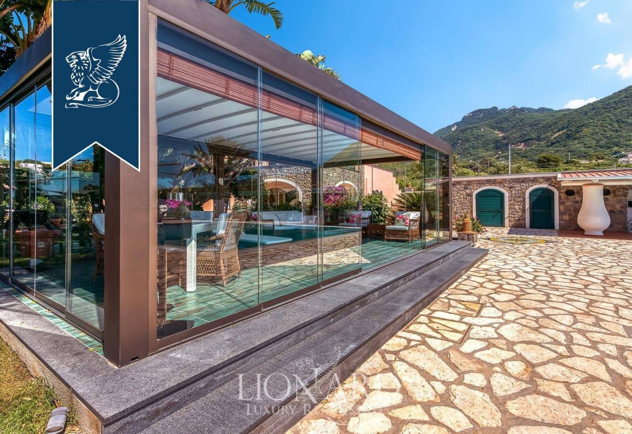 Вилла в Неаполе, Италия, 430 м² - фото 10