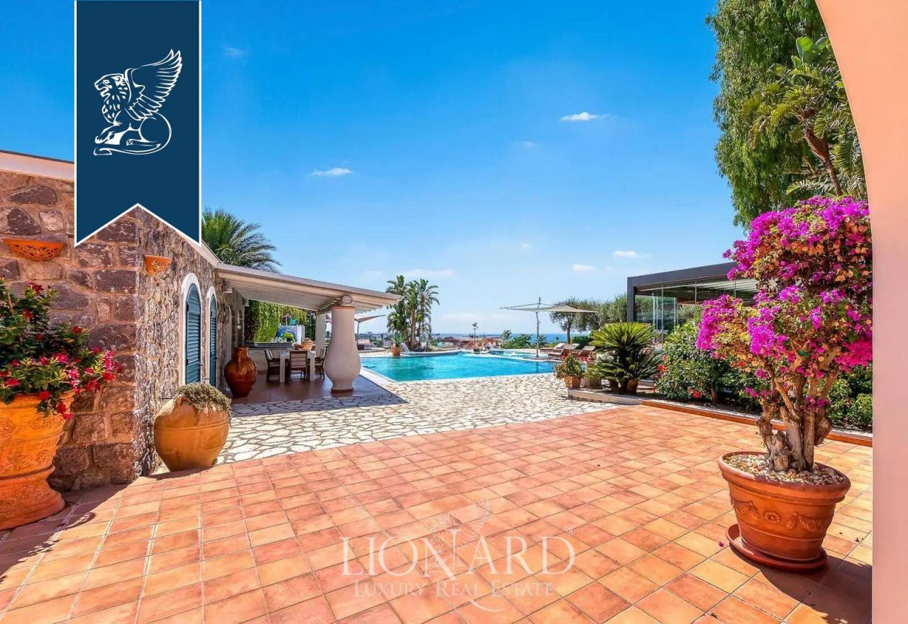 Вилла в Неаполе, Италия, 430 м² - фото 11