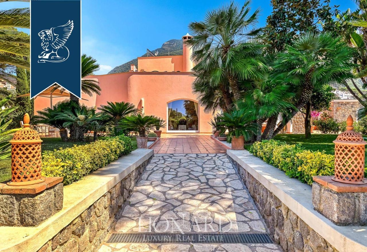 Вилла в Неаполе, Италия, 430 м² - фото 12