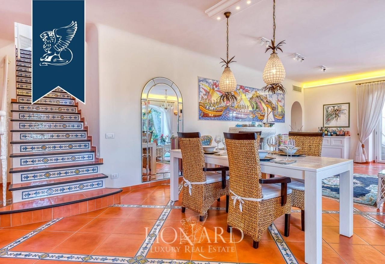 Вилла в Неаполе, Италия, 430 м² - фото 17