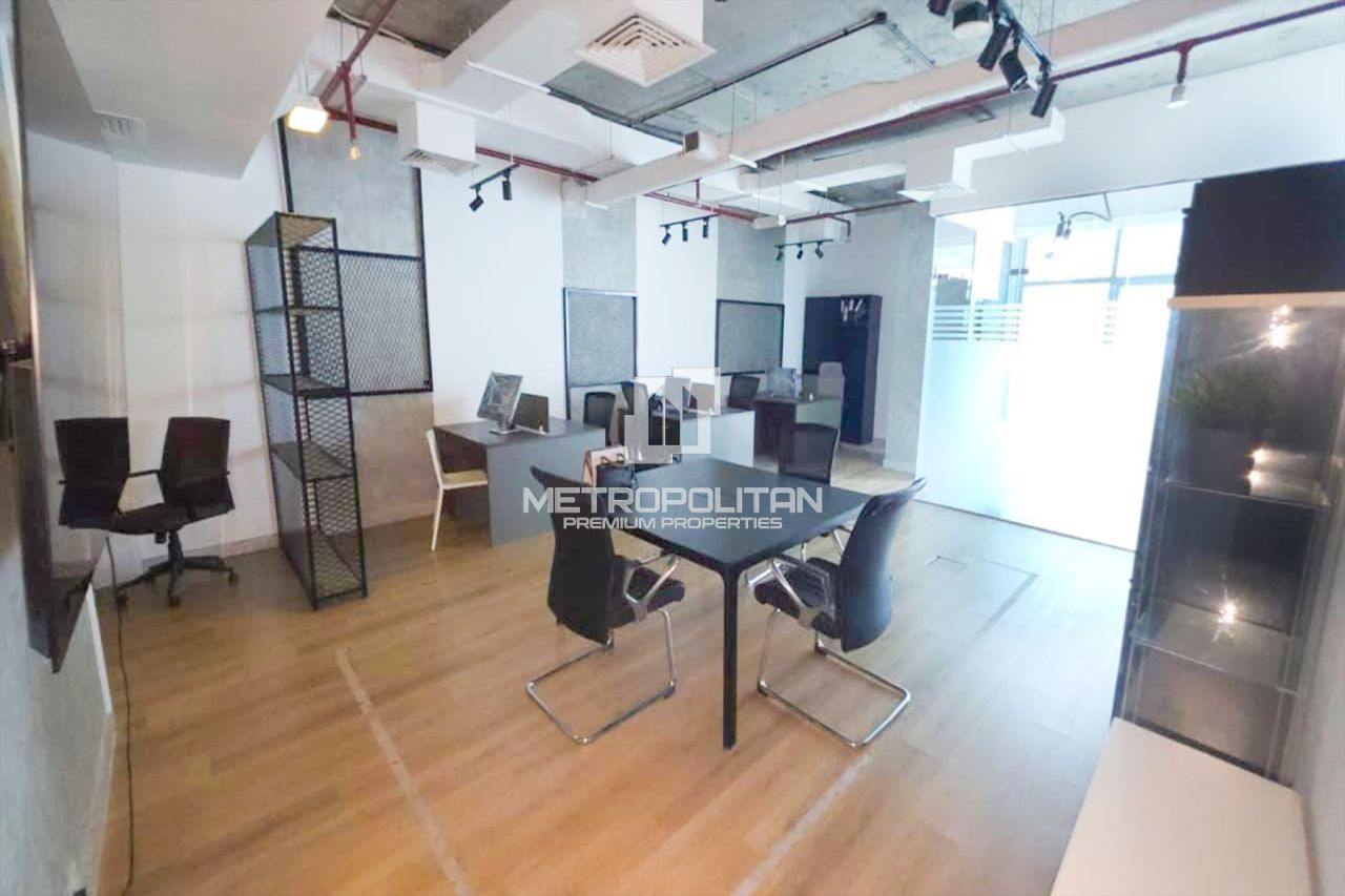 Офис в Дубае, ОАЭ, 100 м² - фото 1