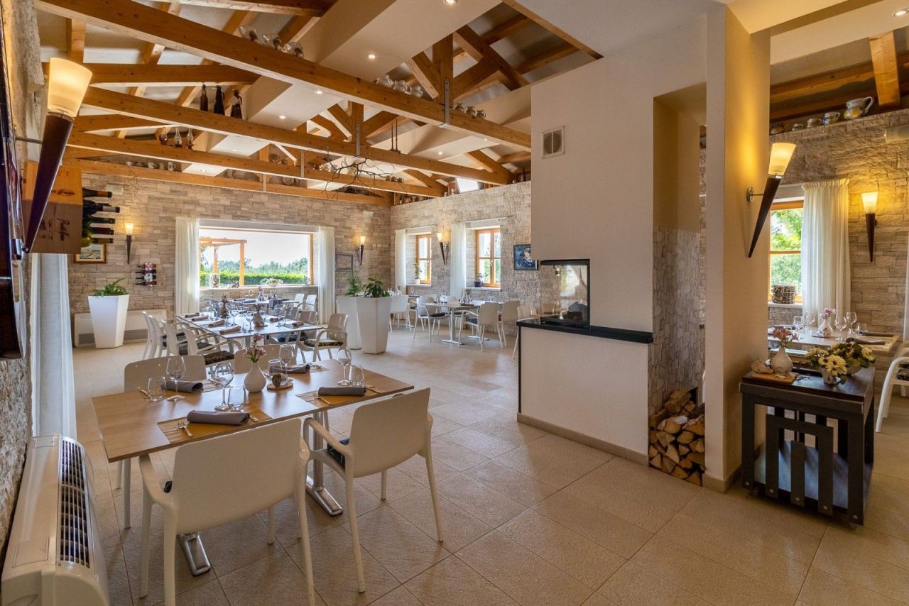 Офис в Пуле, Хорватия, 866 м² - фото 7