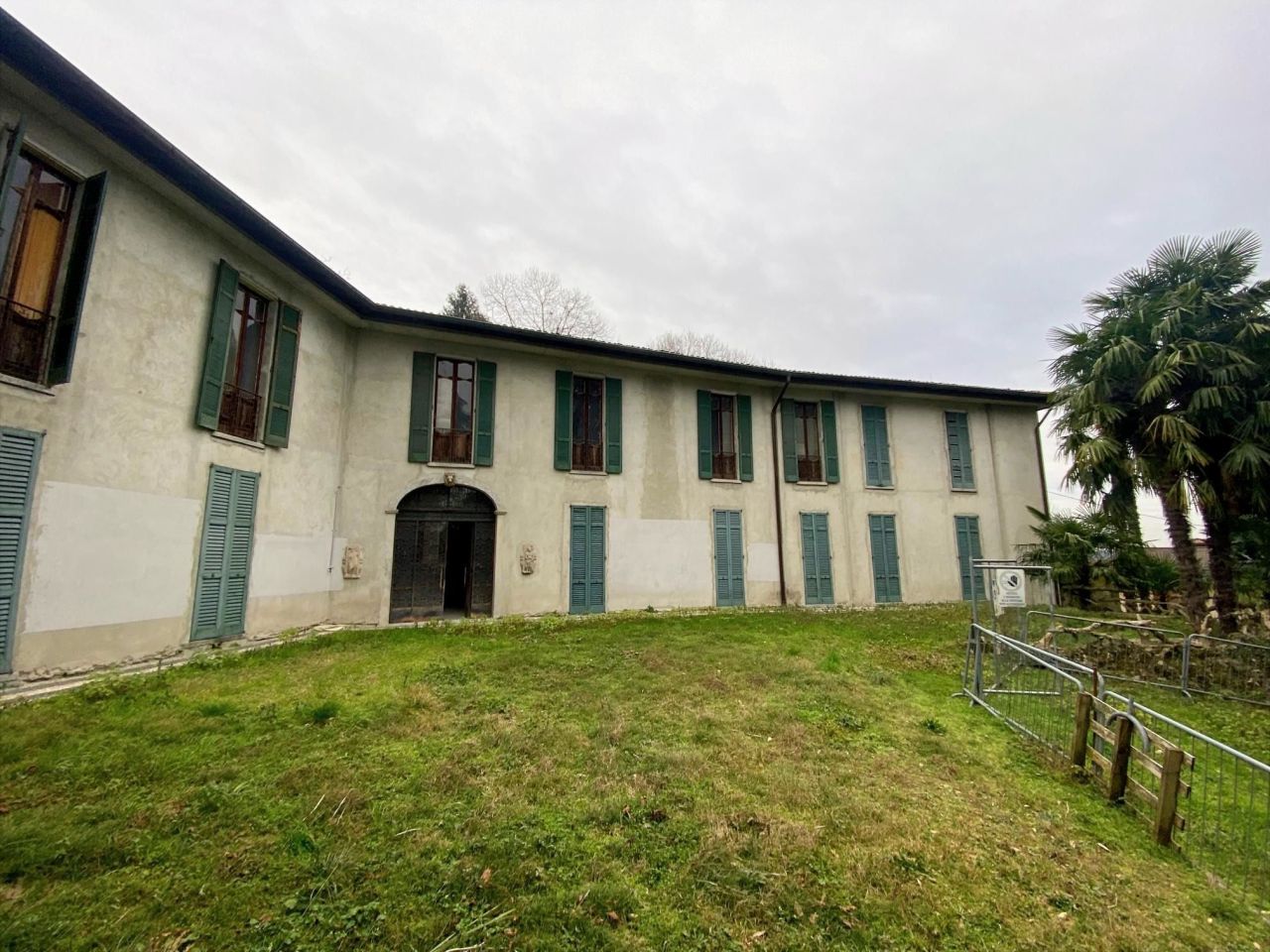 Вилла в Комо, Италия, 400 м² - фото 1