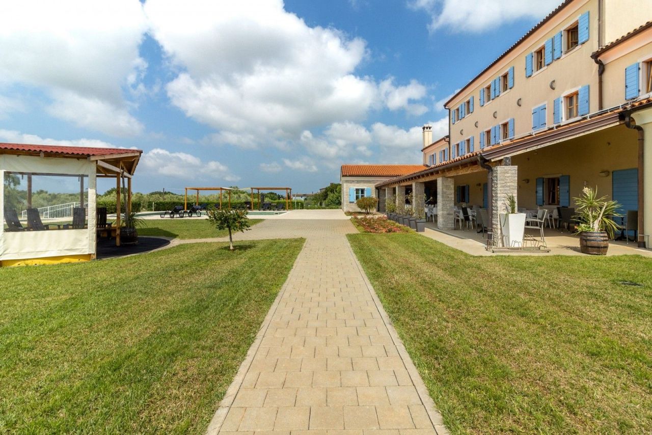 Офис в Пуле, Хорватия, 866 м² - фото 16