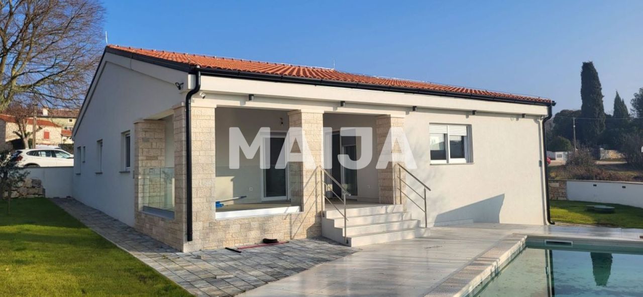 Дом в Ровини, Хорватия, 171 м² - фото 1