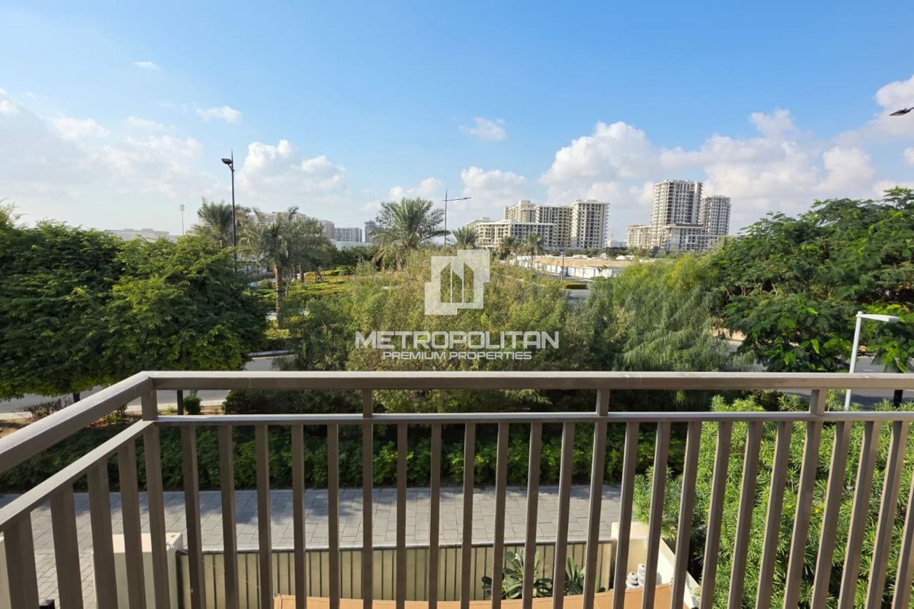 Таунхаус в Дубае, ОАЭ, 196 м² - фото 1