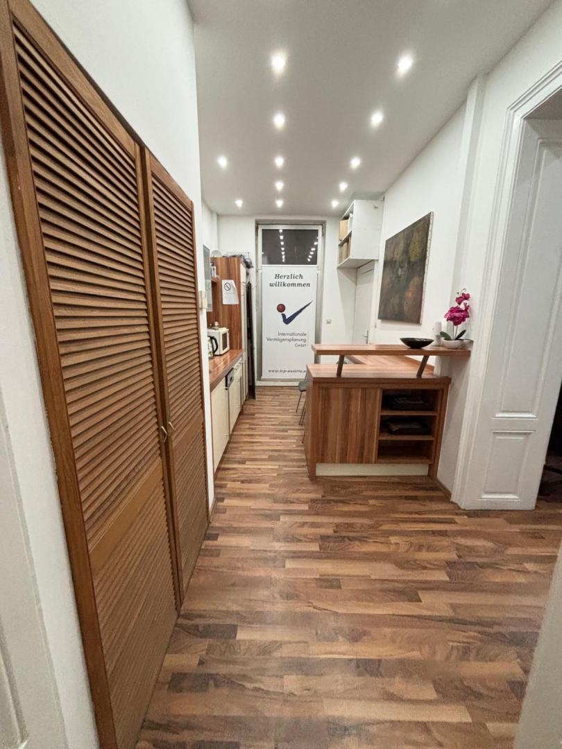 Офис в Вене, Австрия, 110 м² - фото 1