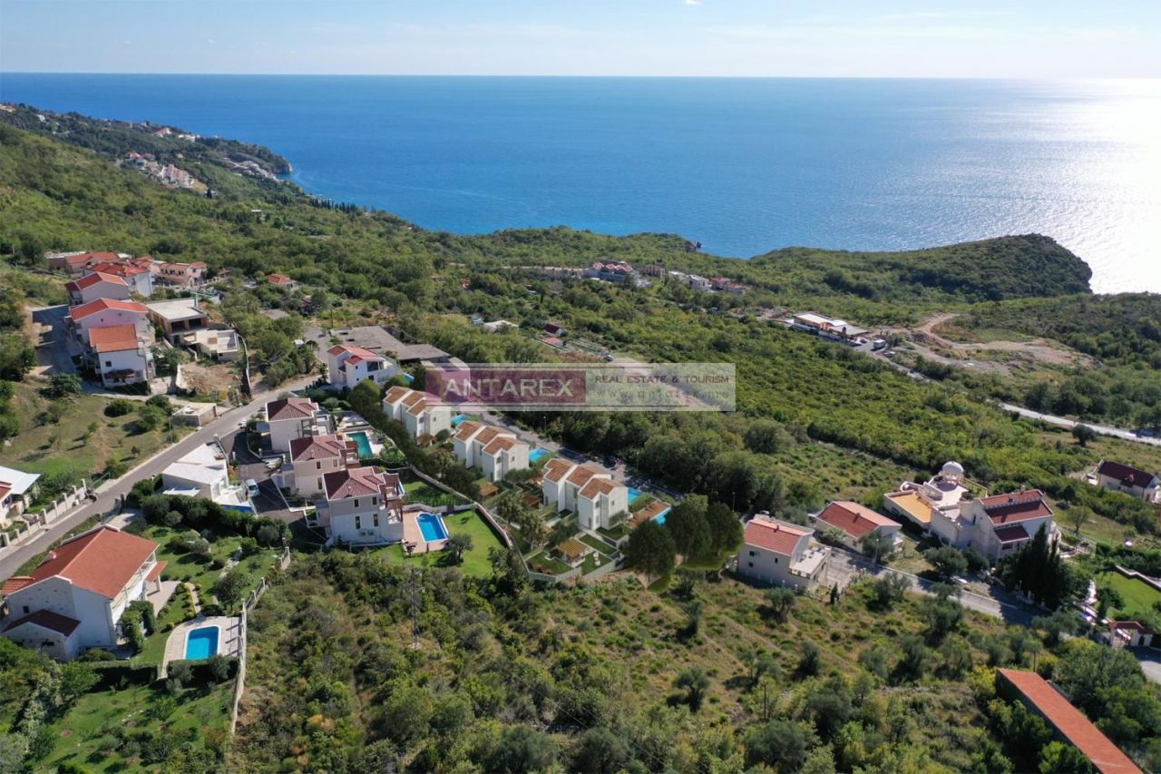 Вилла в Святом Стефане, Черногория, 270 м² - фото 1