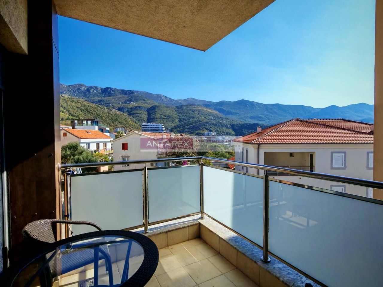 Апартаменты в Бечичи, Черногория, 52 м² - фото 2