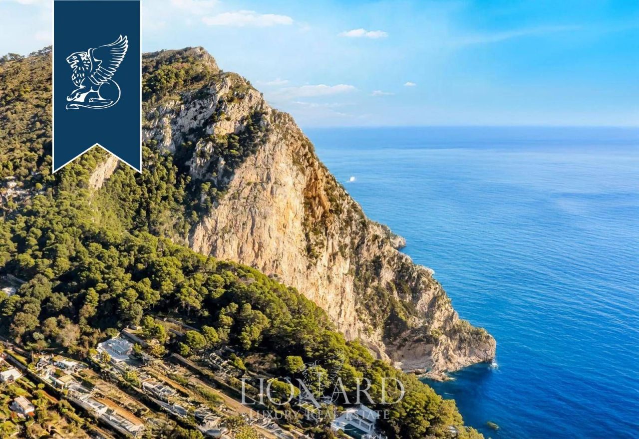 Вилла в Неаполе, Италия, 350 м² - фото 1