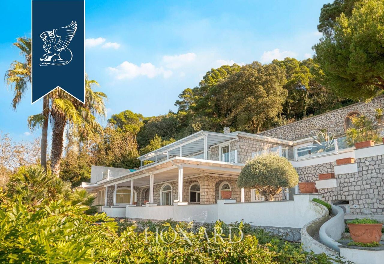 Вилла в Неаполе, Италия, 350 м² - фото 2