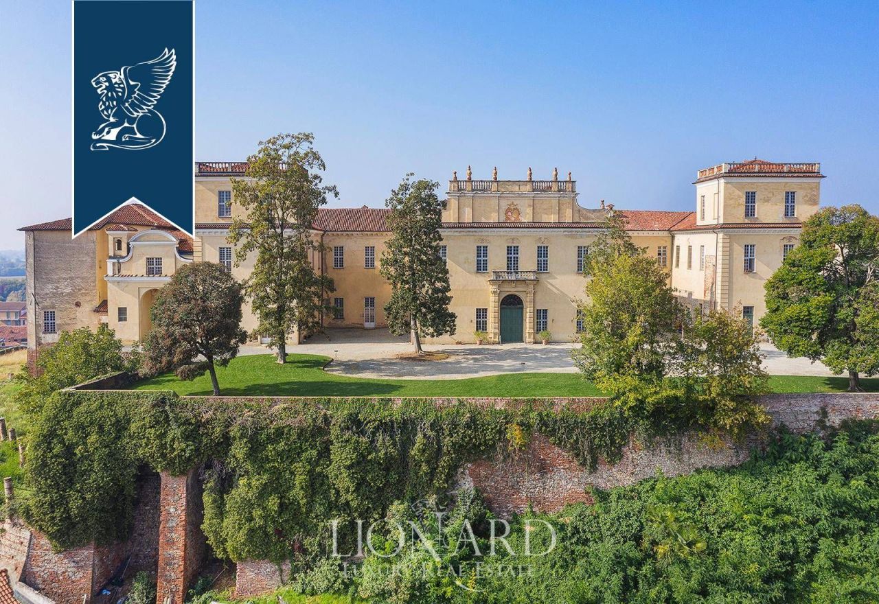 Замок в Турине, Италия, 7 540 м² - фото 3