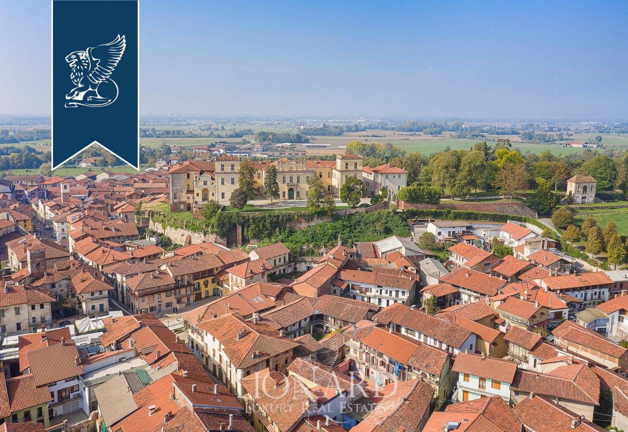 Замок в Турине, Италия, 7 540 м² - фото 5