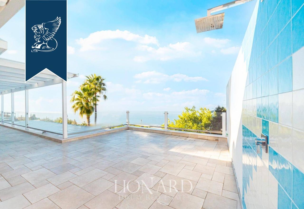 Вилла в Неаполе, Италия, 350 м² - фото 6