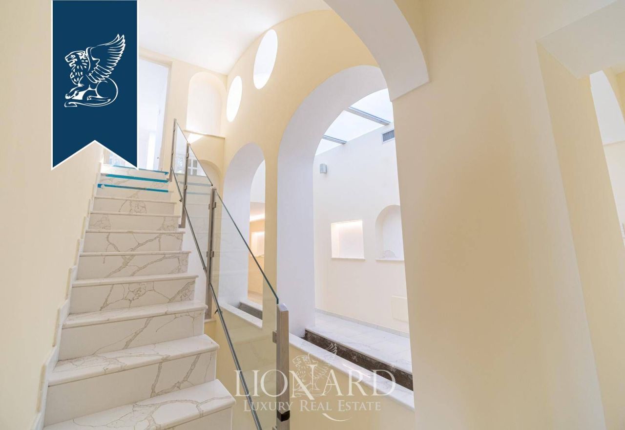 Вилла в Неаполе, Италия, 350 м² - фото 9