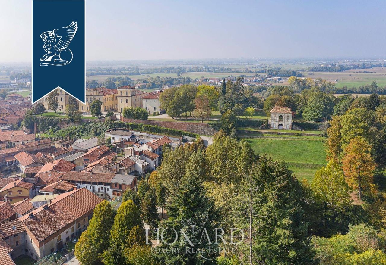 Замок в Турине, Италия, 7 540 м² - фото 10