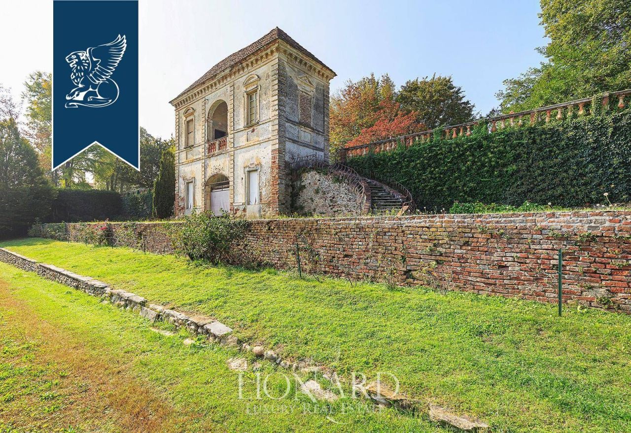 Замок в Турине, Италия, 7 540 м² - фото 11