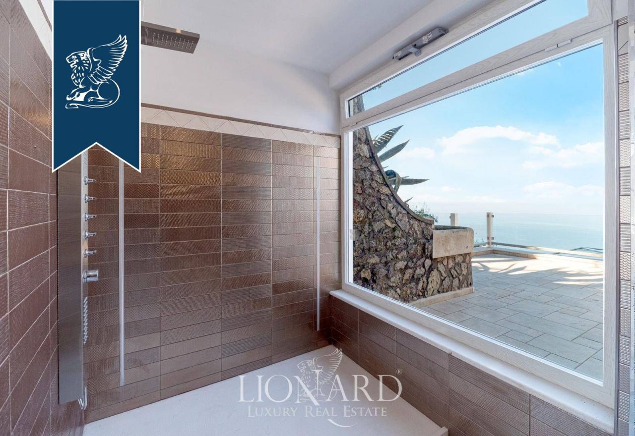 Вилла в Неаполе, Италия, 350 м² - фото 13