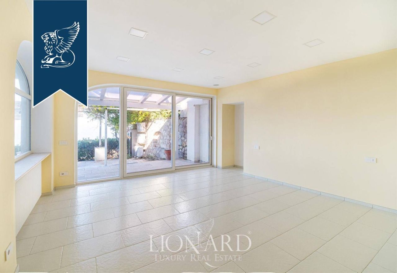 Вилла в Неаполе, Италия, 350 м² - фото 17