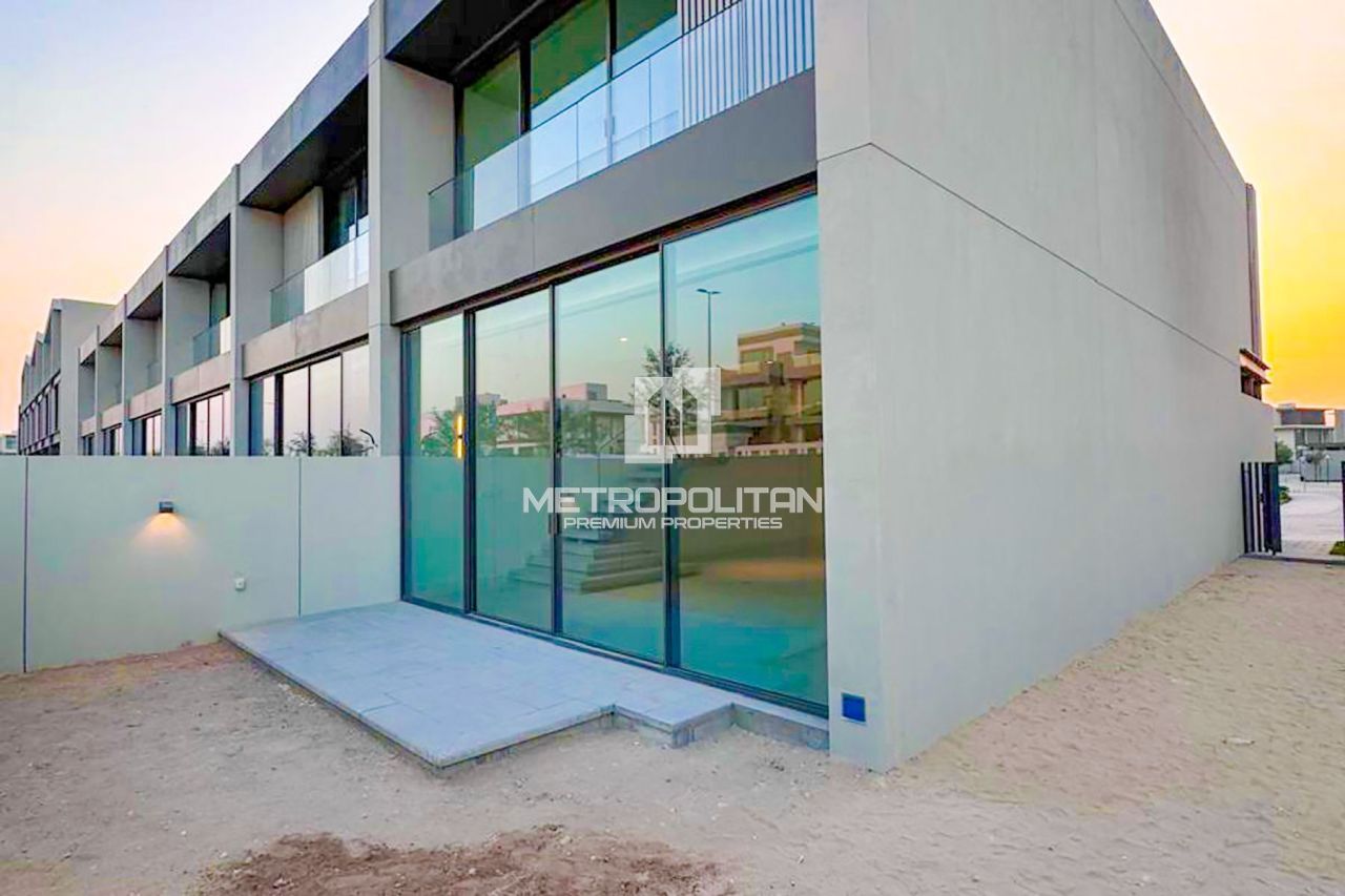 Таунхаус в Дубае, ОАЭ, 254 м² - фото 1