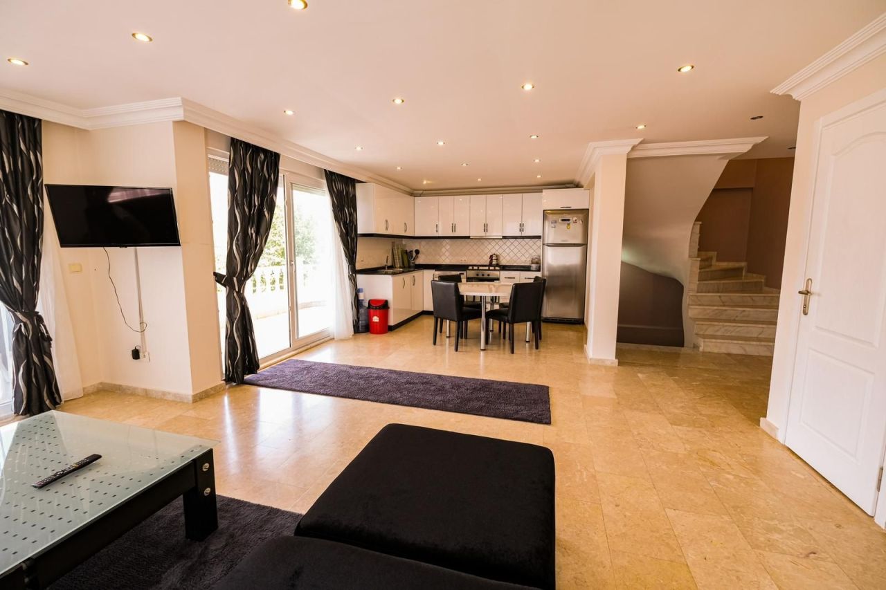 Вилла в Алании, Турция, 270 м² - фото 1