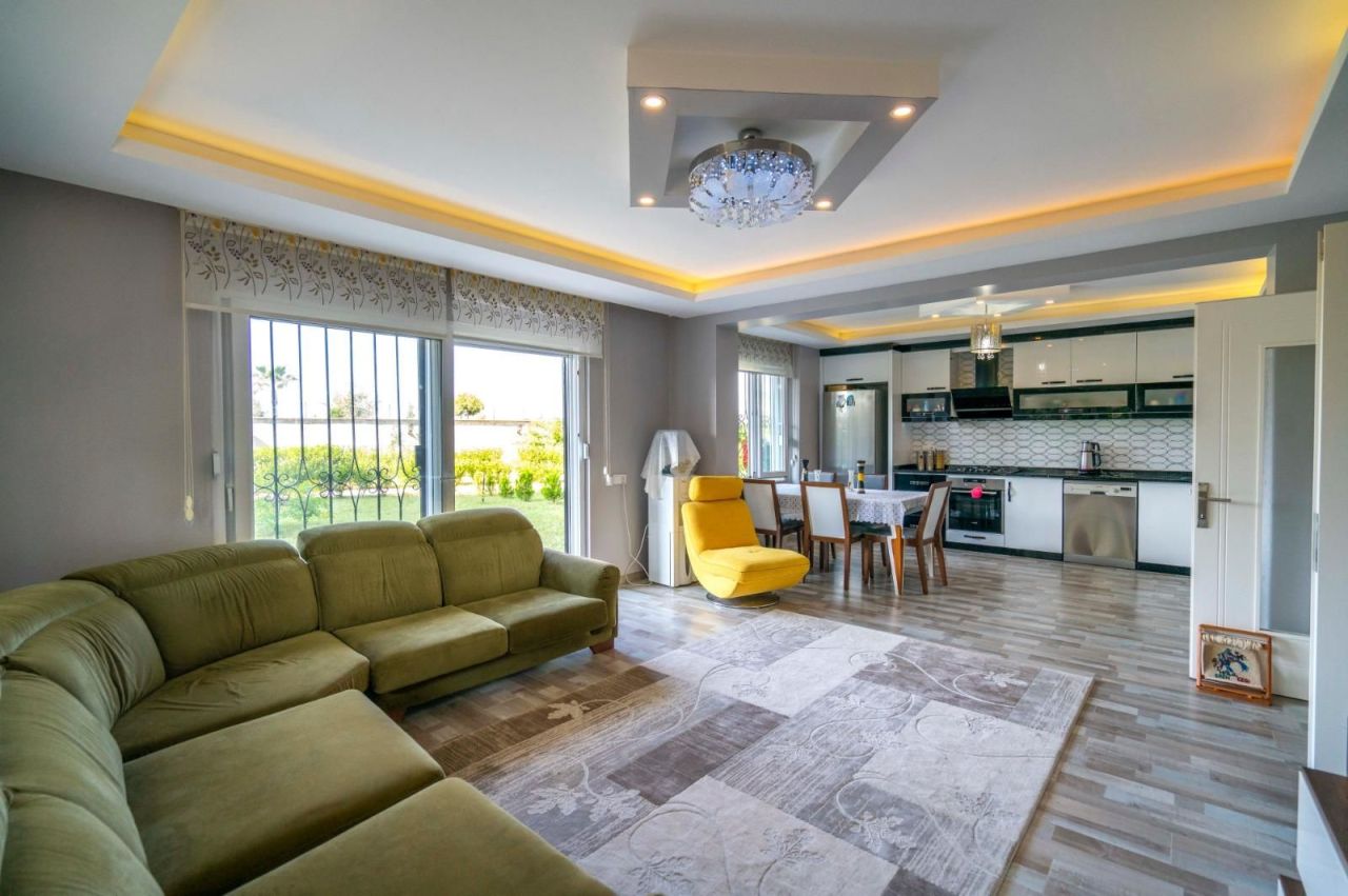 Пентхаус в Кестеле, Турция, 250 м² - фото 1