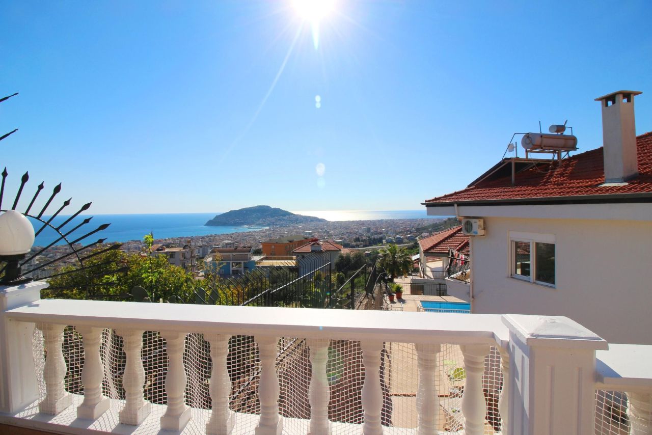 Вилла в Алании, Турция, 560 м² - фото 1