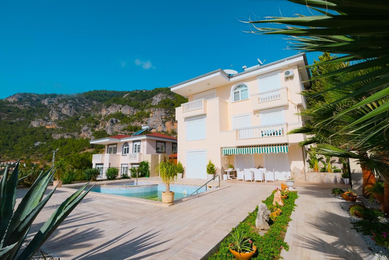 Квартира в Алании, Турция, 310 м² - фото 1