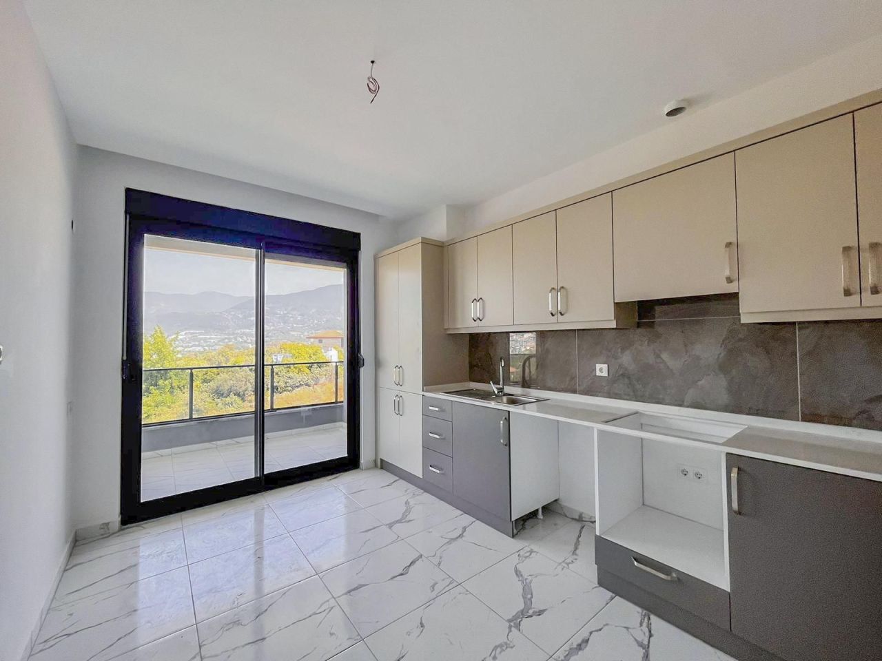 Квартира в Алании, Турция, 160 м² - фото 1