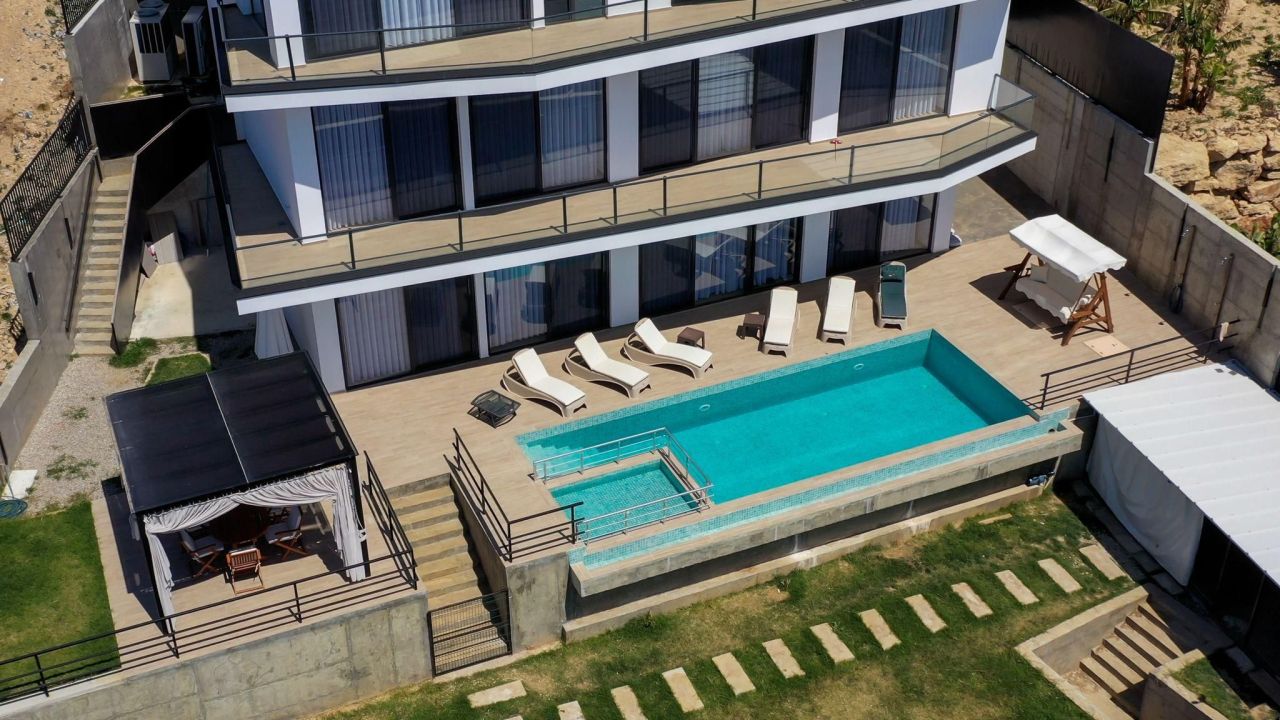 Вилла в Инжекуме, Турция, 750 м² - фото 1