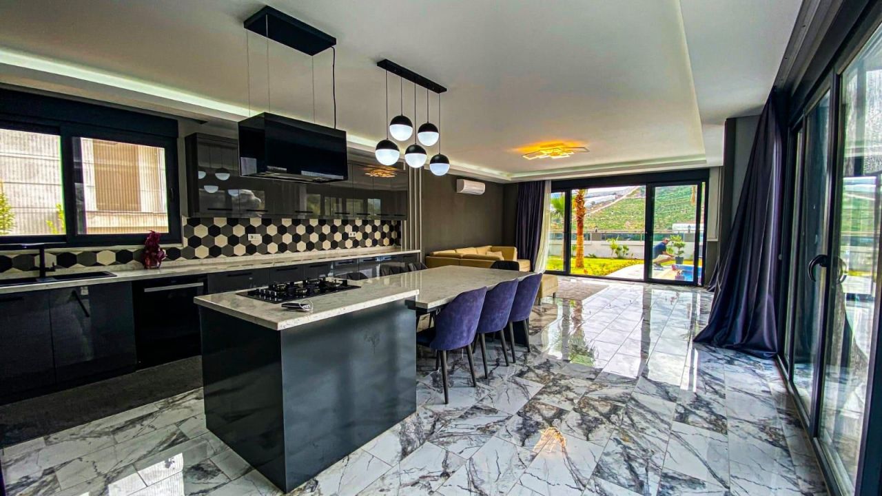Вилла в Алании, Турция, 230 м² - фото 1