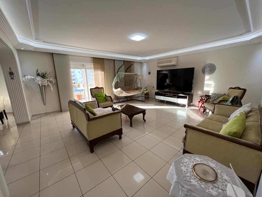 Квартира в Алании, Турция, 180 м² - фото 1