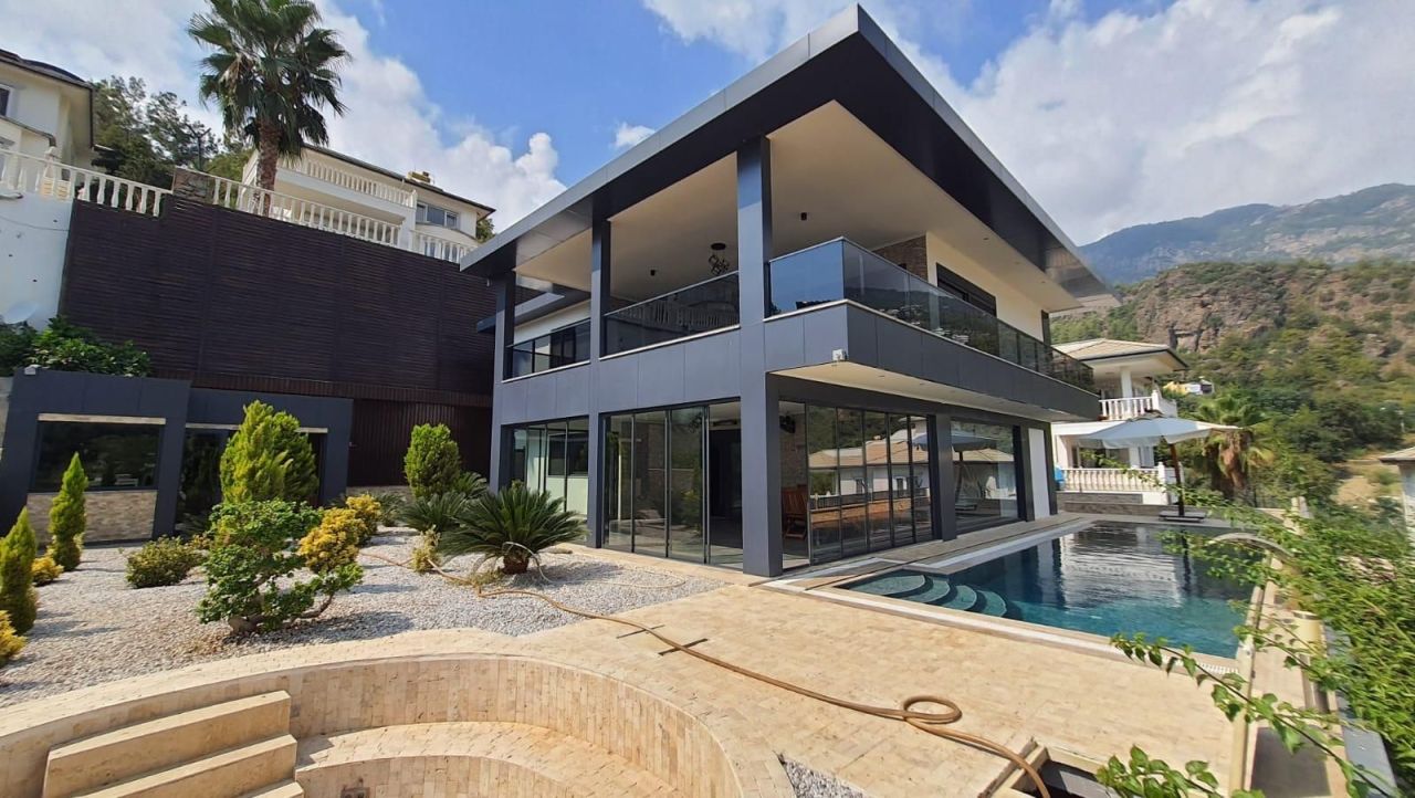 Вилла в Алании, Турция, 300 м² - фото 1