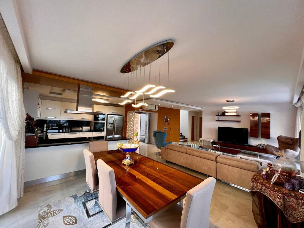 Вилла в Алании, Турция, 700 м² - фото 1