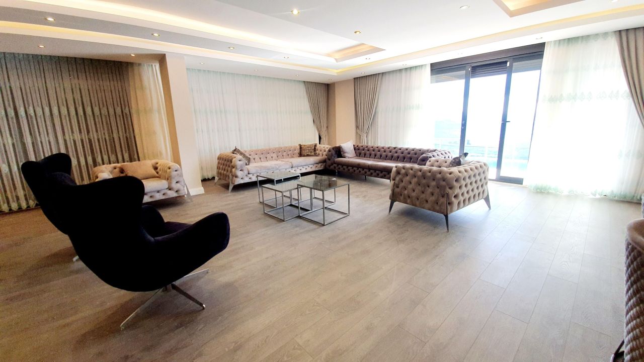 Вилла в Алании, Турция, 675 м² - фото 1
