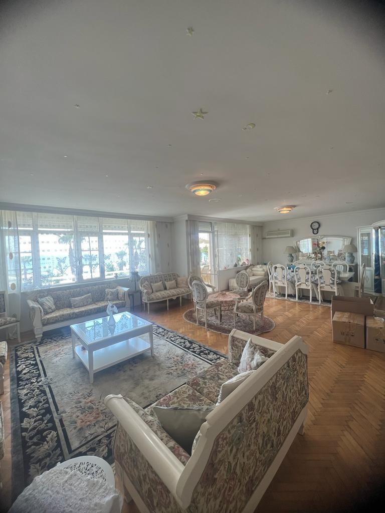 Квартира в Алании, Турция, 240 м² - фото 1