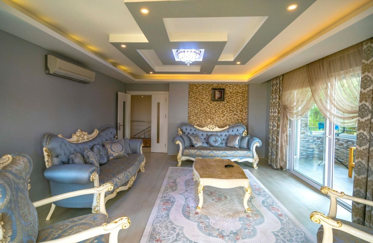 Пентхаус в Кестеле, Турция, 200 м² - фото 1