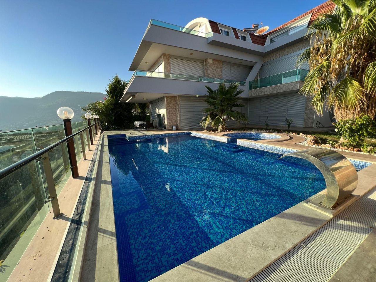 Вилла в Алании, Турция, 450 м² - фото 1