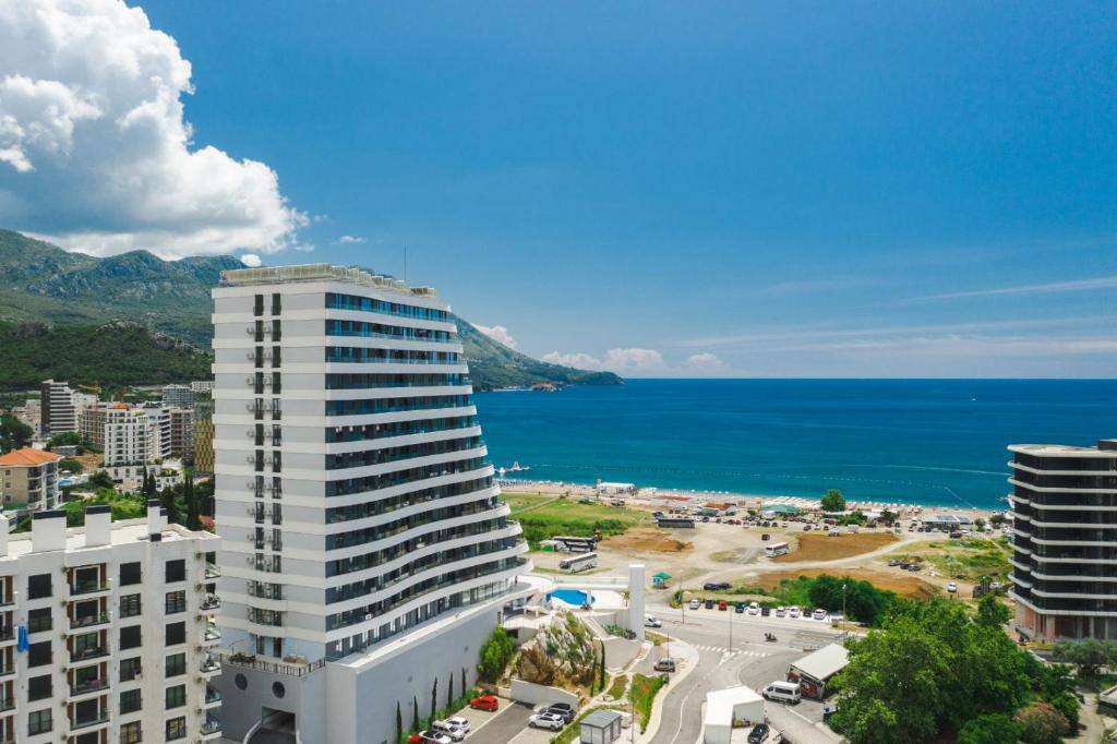 Квартира в Бечичи, Черногория, 65 м² - фото 1