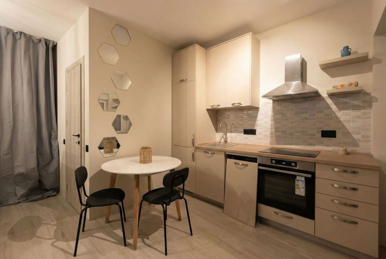 Квартира в Тивате, Черногория, 25 м² - фото 1