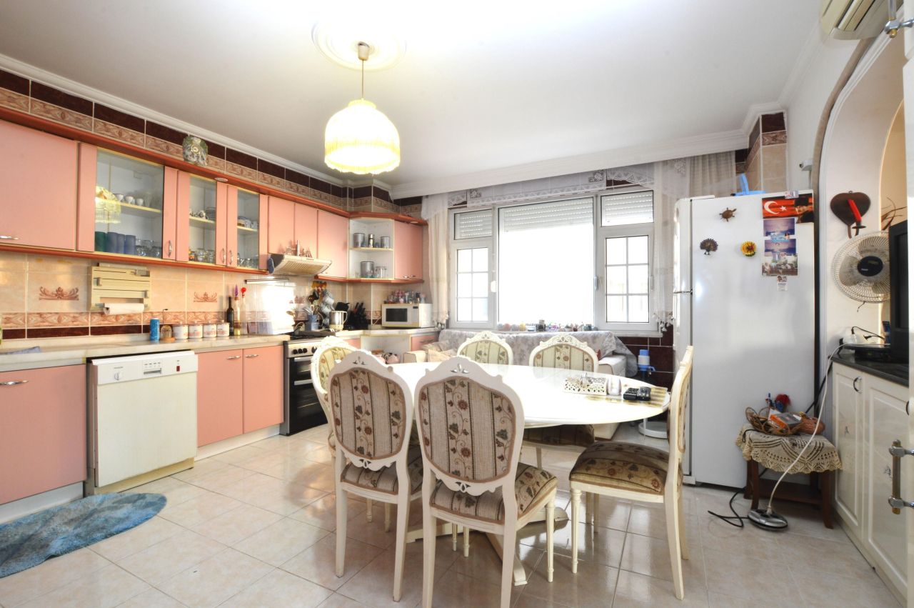 Квартира в Алании, Турция, 260 м² - фото 2