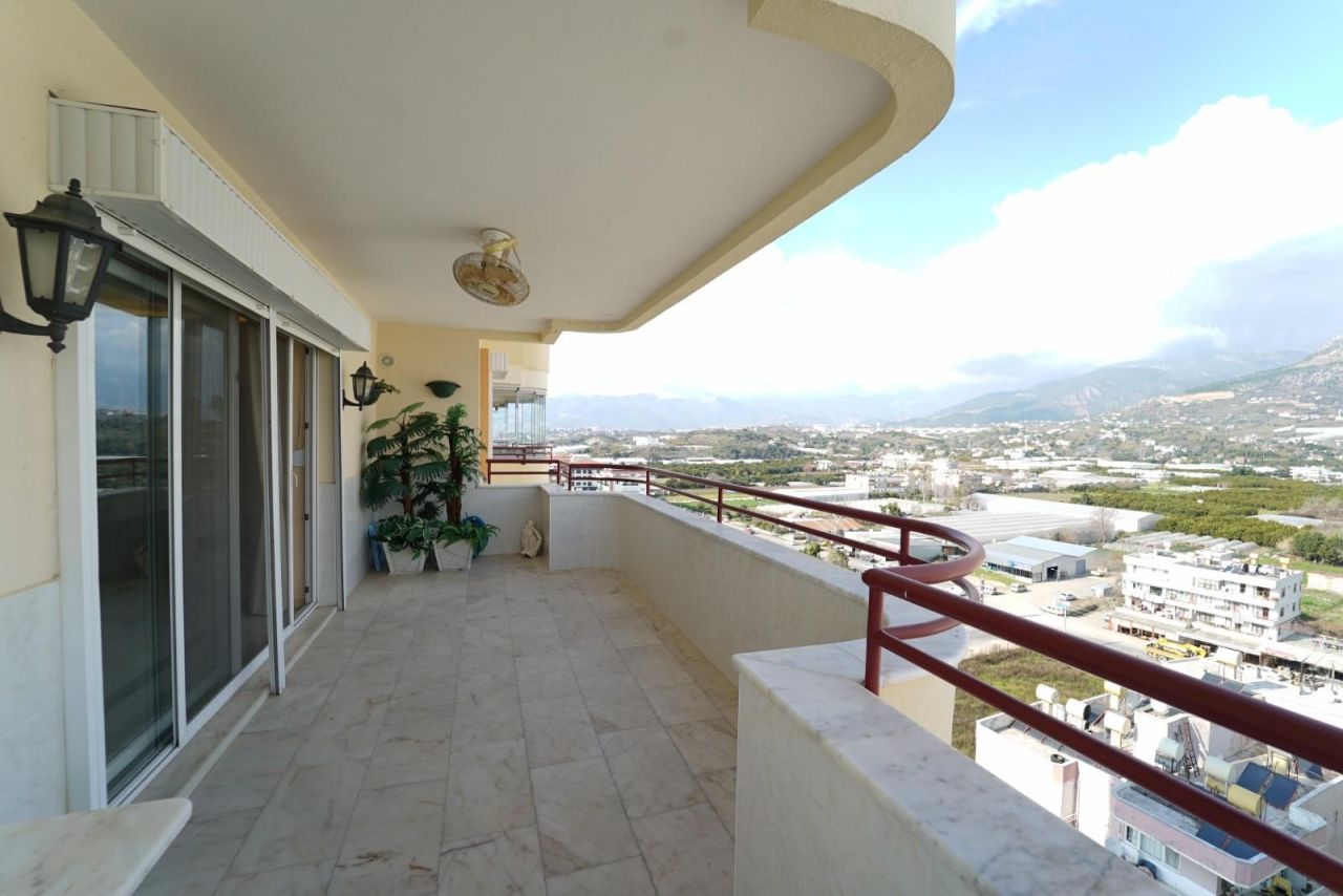 Квартира в Алании, Турция, 130 м² - фото 2