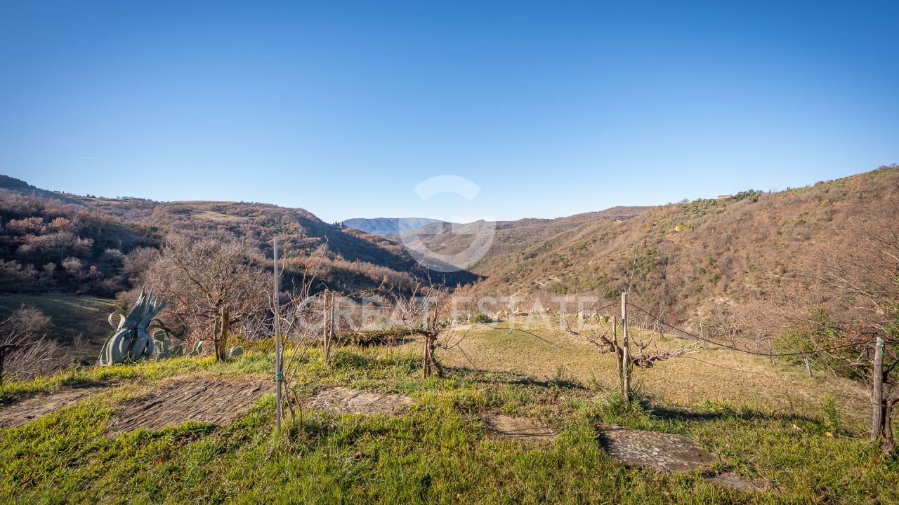 Дом в Губбио, Италия, 390.6 м² - фото 16