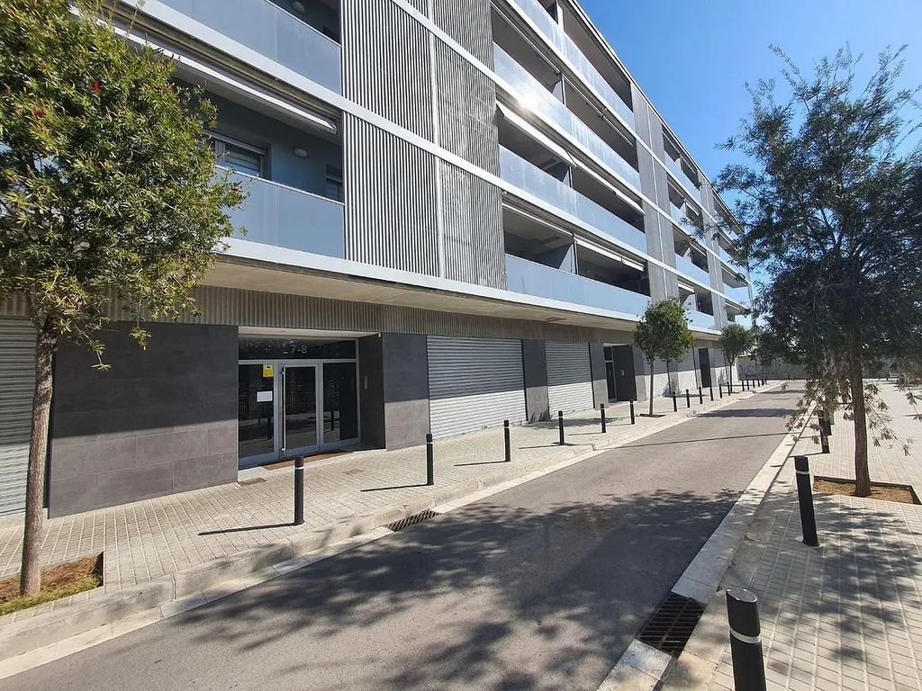 Коммерческая недвижимость в Барселоне, Испания, 959 м² - фото 2